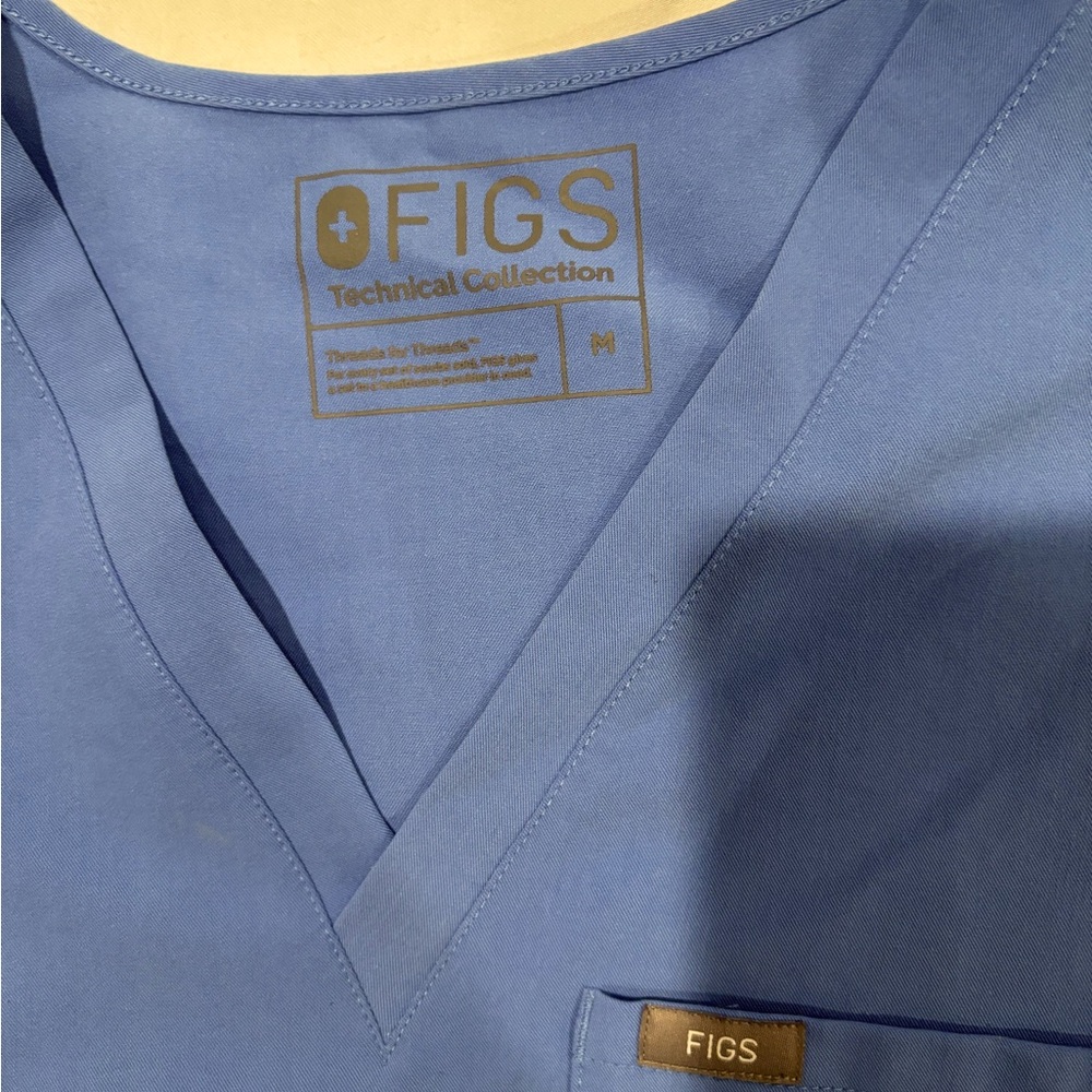 Figs Ceil Scrub set size medium
